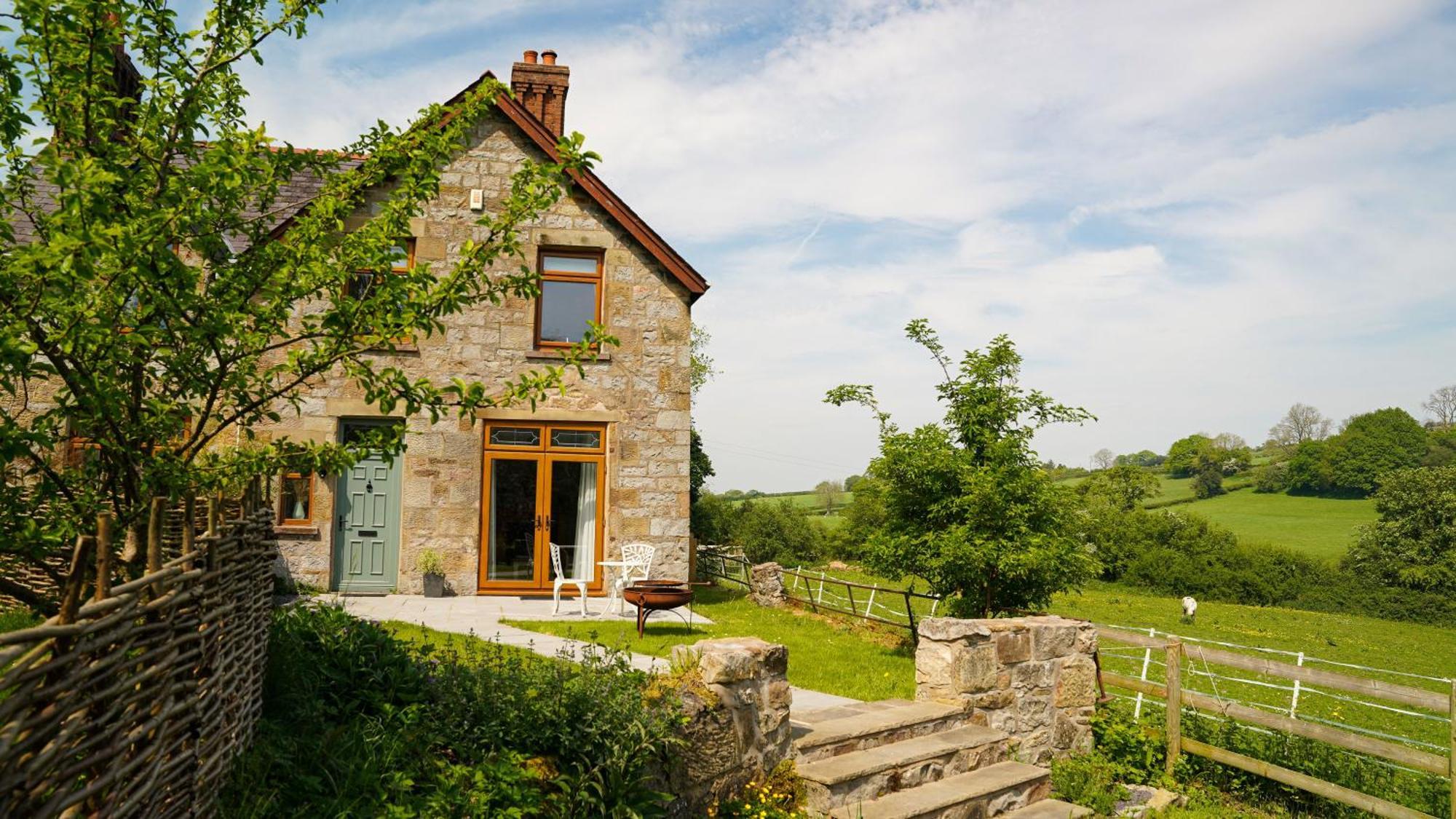 Tranquil Countryside Cottage For Two Wrexham Bagian luar foto