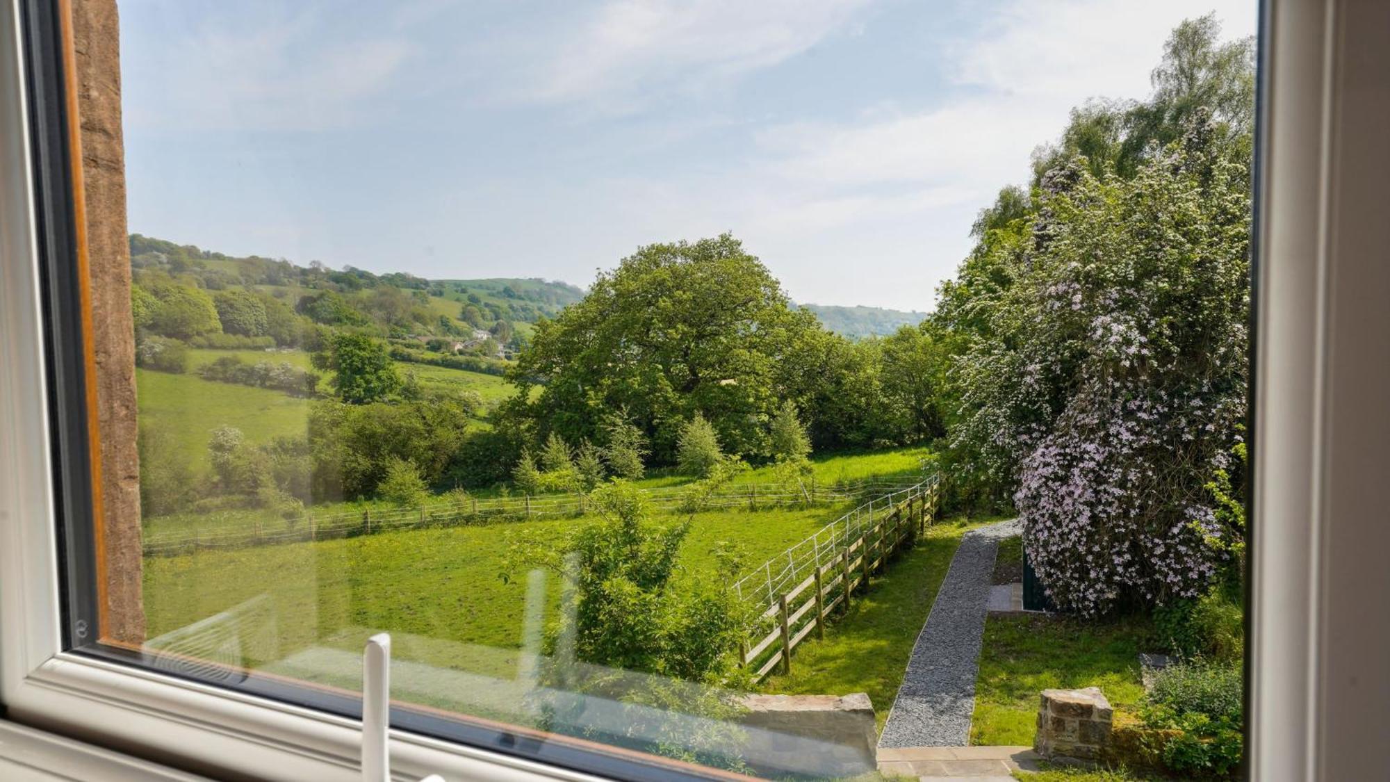Tranquil Countryside Cottage For Two Wrexham Bagian luar foto