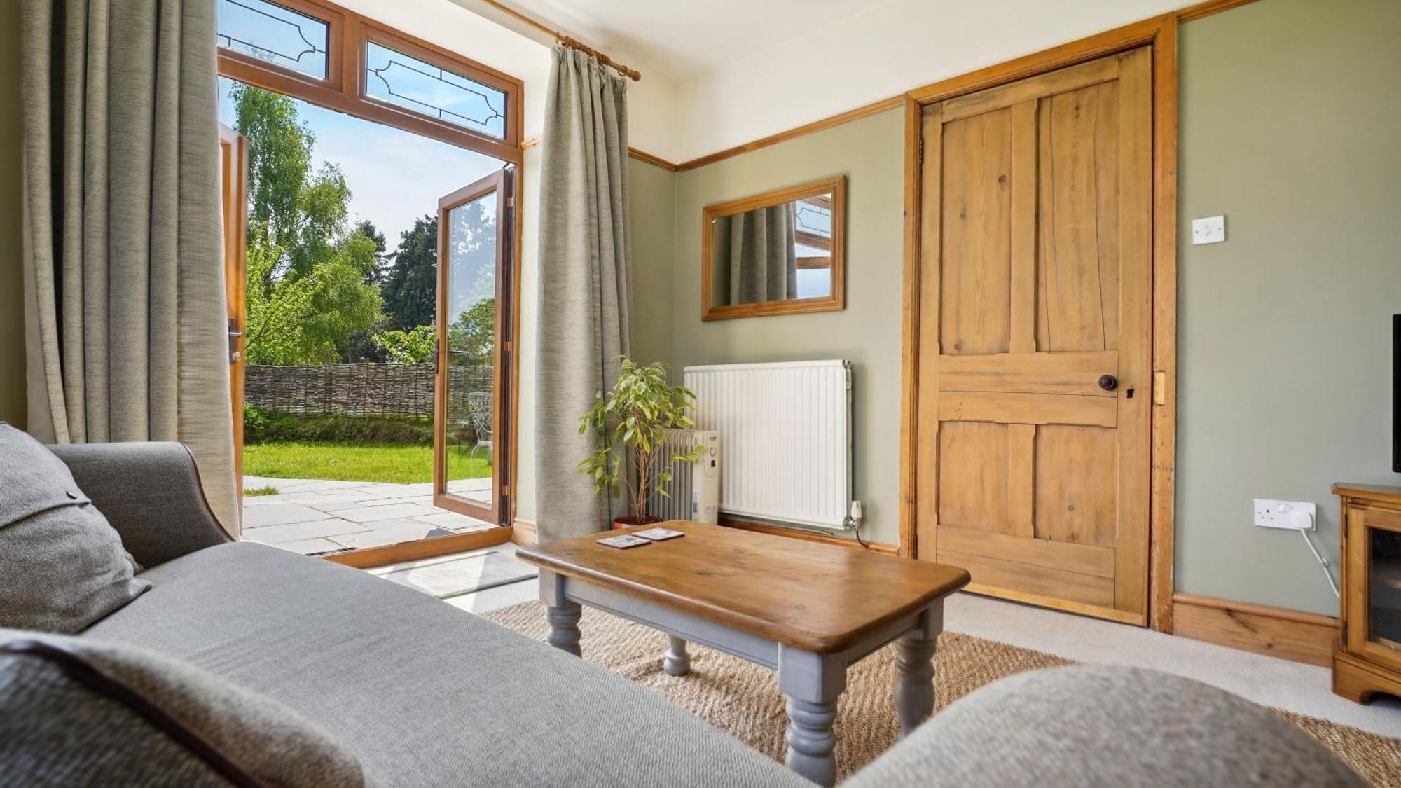 Tranquil Countryside Cottage For Two Wrexham Bagian luar foto